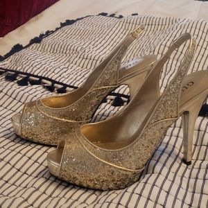 NWOT - GUESS Gold Glitter Peep toe Shoes